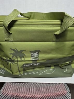 Trader Joe's Large Olive Green Insulated 8 Gal. Tote Brand New